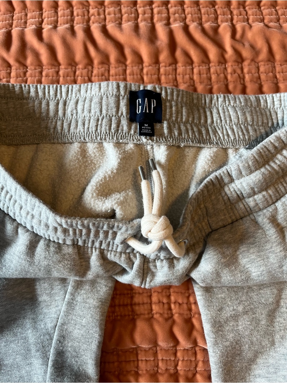 GAP Women’s Gray Drawstring Sweatpants